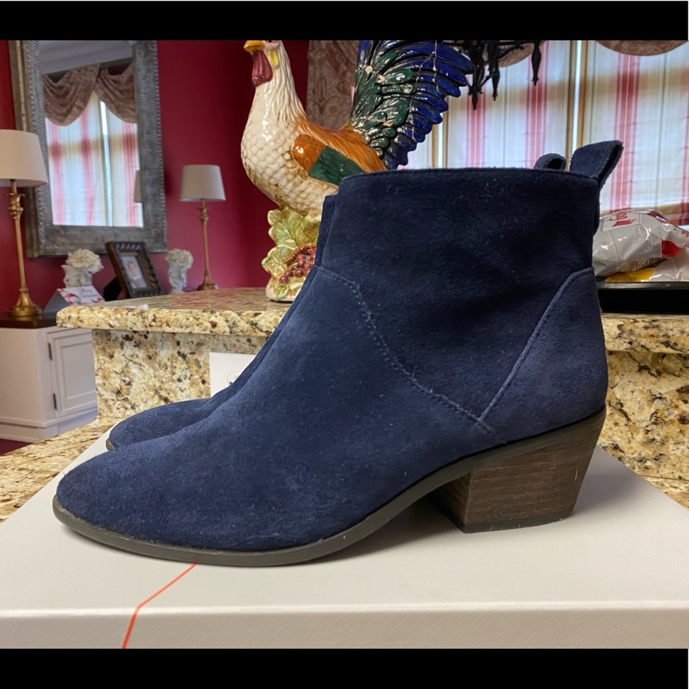 Sole Society Vixen Bootie in Navy Blue Suede Leather 💙
